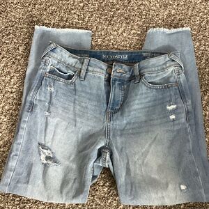 Soundstyle Women's Light Blue Distressed Cropped Jeans